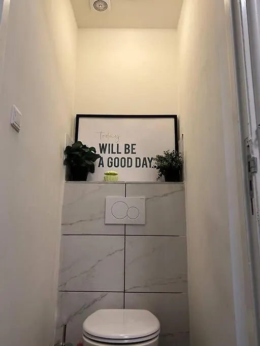 Room 101 - Eindhoven - By T&S Apartment
